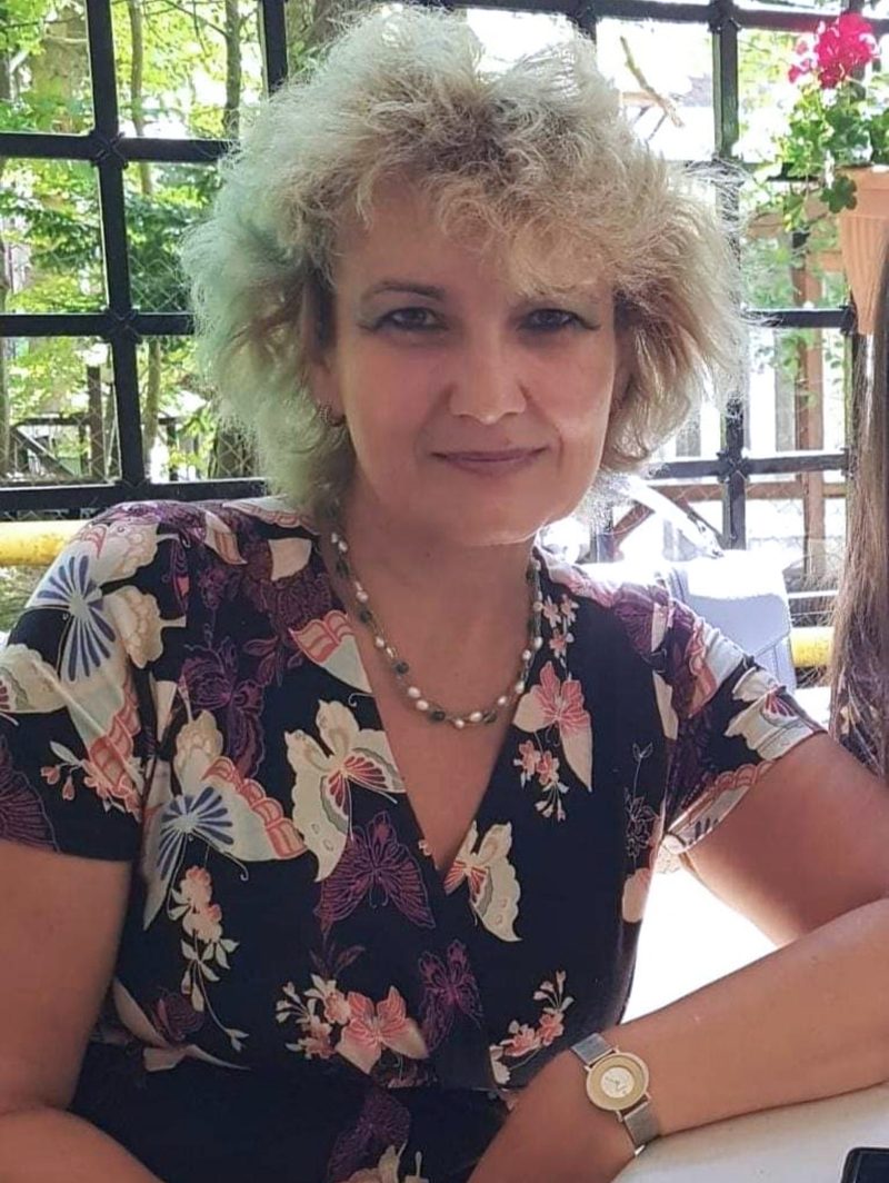 Iosefina Schirger: Avioane de hârtie / Aviones de papel